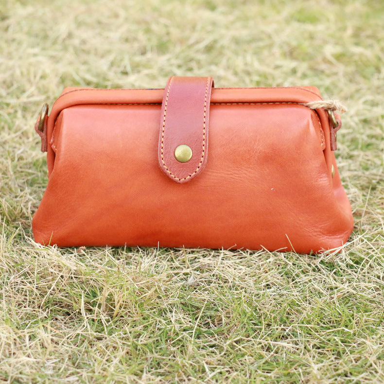 Vegetable-Tanned Retro Leather Bag